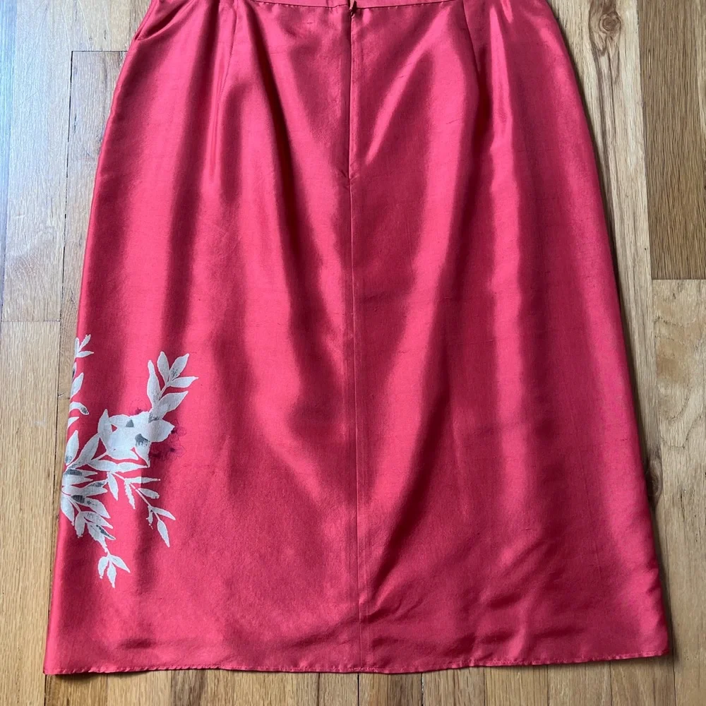 Never worn Banana Republic silk skirt - Picture 2 of 4